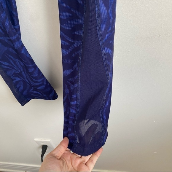 JUICY Couture Sport Essential Crop Blue Zebra Leggings Women • M Medium - Picture 2 of 9